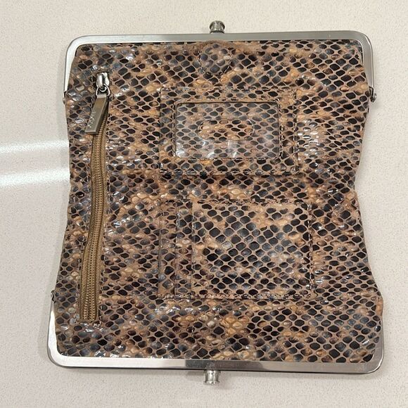 Hobo Lauren Clutch Wallet Snake Skin Print - Picture 2 of 16